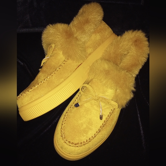 Comfy MOCCASINS - Picture 4 of 14
